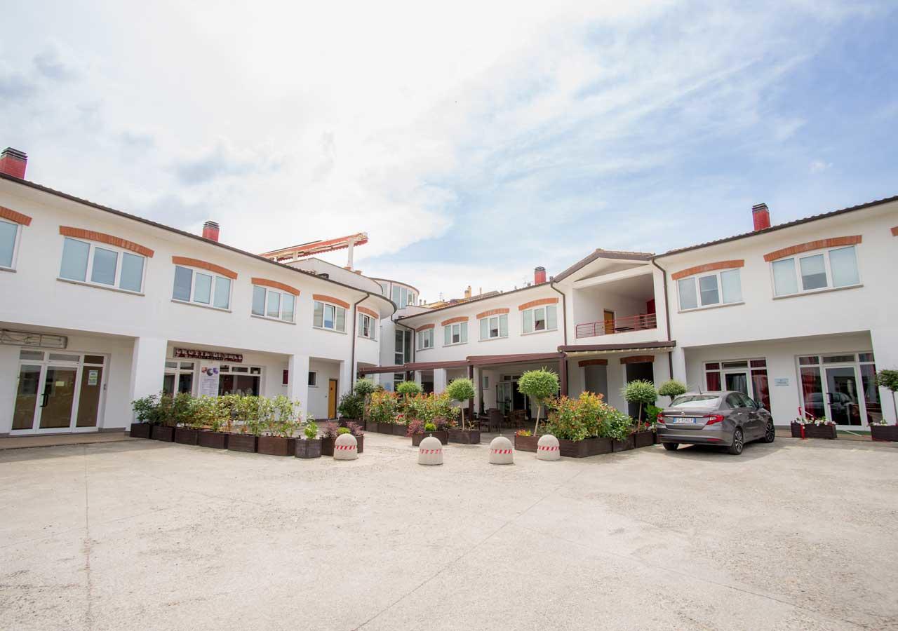 Hotel Relais Del Lago มาร์ตา ภายนอก รูปภาพ